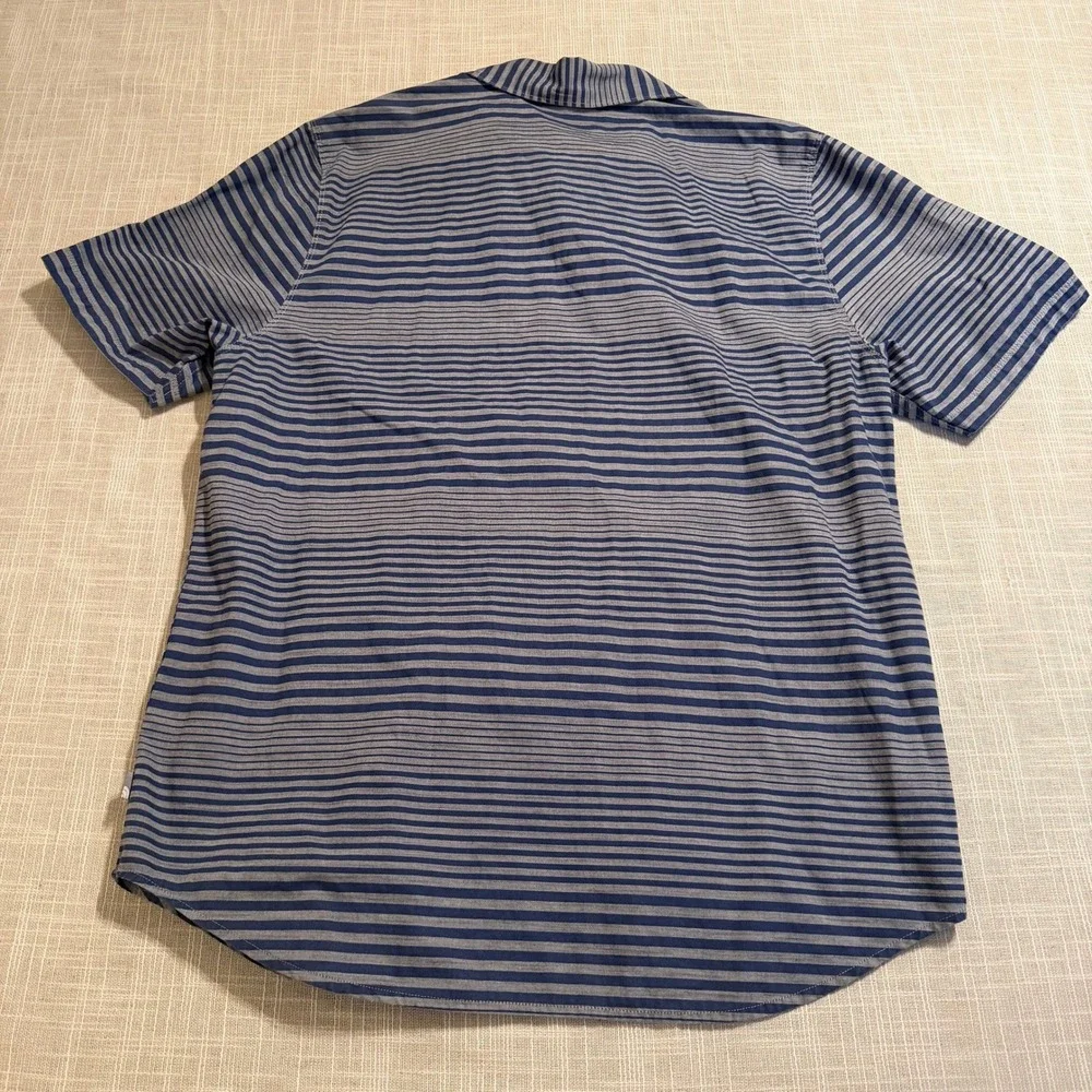 The North Face Mens XL Blue‎ Striped Short Sleeve Button Down Shirt Cotton Blend